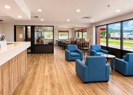 Days Inn by Wyndham Lake Point 3
