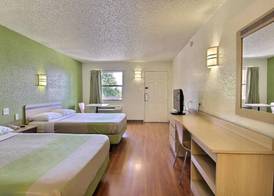Motel 6 Austin, TX - Central Downtown UT 5