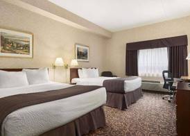 DAYS INN TORONTO EAST LAKEVIEW 5