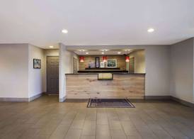 Country Inn & Suites by Radisson, Marion, IL 2