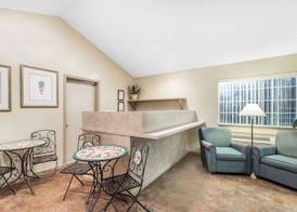 Super 8 by Wyndham Madison 2