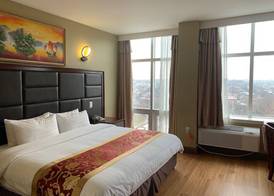 The Queens Hotel 4