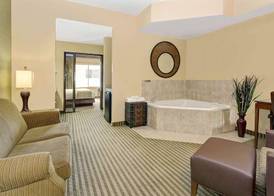 Days Inn by Wyndham Cheyenne 4