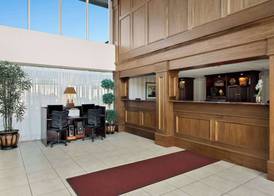 Brandywine Valley Inn SureStay Plus by Best Western 3