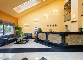 Days Inn by Wyndham Hillsborough 2