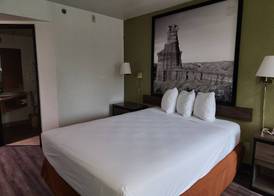 Super 8 by Wyndham Austin North/University Area 3