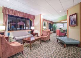 Days Inn & Suites by Wyndham Sutton Flatwoods 3
