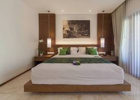 Legian Beach Hotel 4