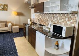 Parkside Hotel & Apartments 4