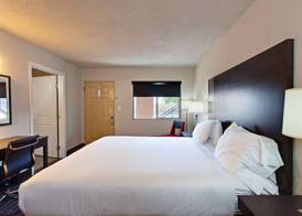 Days Inn by Wyndham Chowchilla Gateway to Yosemite 5