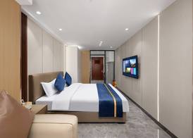 Weekend International Apartment 4