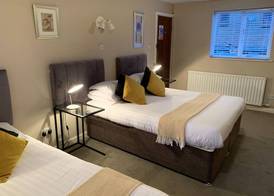 Castle View Hotel 5