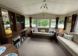 Cabin Sleeps 6 with Garden and Pets Welcome 5