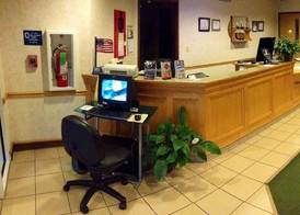 Super 8 by Wyndham Ava 3