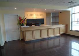 Empress Inn and Suites by the Falls 2