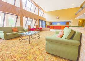 Tulsa Square Hotel Central, I-44 By OYO 2