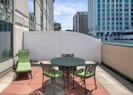 Courtyard by Marriott Stamford Downtown 4