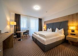 EE Hotel 4