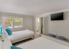 Drift Hotel 3