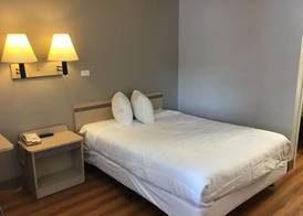 Super 8 by Wyndham Woods Cross/Salt Lake City North 5