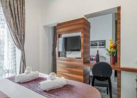 Starlight Luxury Suites 3