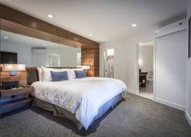 Qualicum Beach Inn 4