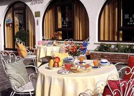 Hotel Ristorante La Grotta 4