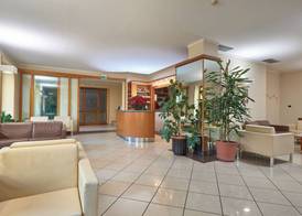 Hotel Careni Villa Italia 3