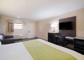 SureStay Hotel by Best Western Rockdale 5