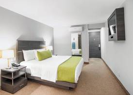 BeWow Hotel Querétaro 5