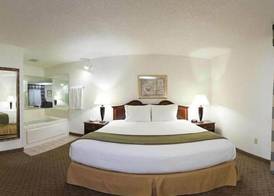 Holiday Inn Express & Suites ALLIANCE by IHG 4