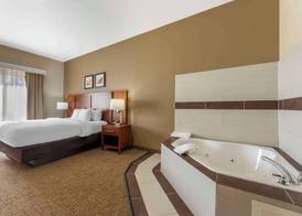 Comfort Inn & Suites Porter near Indiana Dunes 4