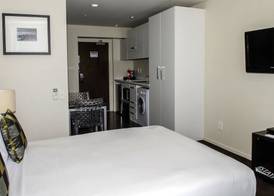 The Quadrant Hotel & Suites 4