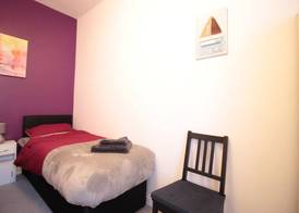 Lovely 2-bed Downstairs Apartment 4