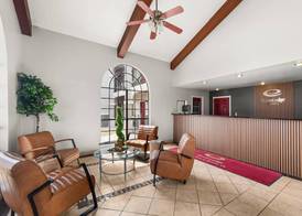 Econo Lodge Belton 4
