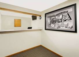 Super 8 by Wyndham Centerville 3