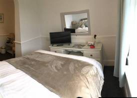 Beacon Country House & Luxury Shepherd Huts 3