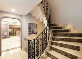 Raymond Hotel Old City 2