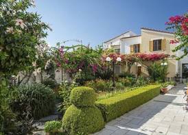 Hotel Olympia Village 5