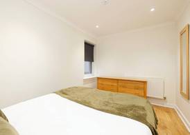 JOIVY Gorgeous Flat Near Edinburgh Castle W/ Parking 4