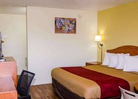 Econo Lodge Albuquerque East 5