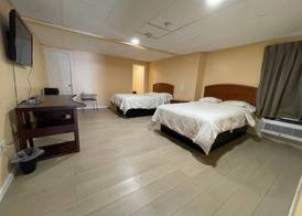 Travelers Motor Lodge 3