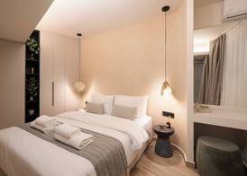 Cozy & Chic Stay Near Metro Station 4