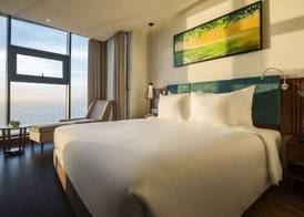 Maximilan Danang Beach Hotel 3