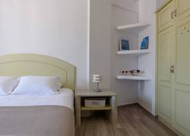 Ikies Santo Filoxenia Apartments 4