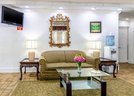 Econo Lodge Martinsville 4