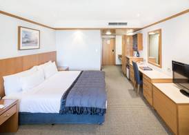 Commodore Airport Hotel 3