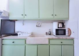 Comfortable Apt near Larissis Metro 4