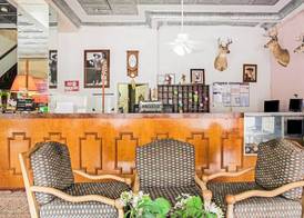 OYO Historic Cameron Hotel Brownsville I-69E 5