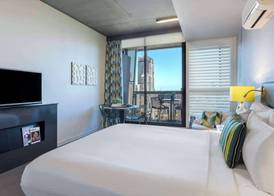 Oaks Melbourne on William Suites 5